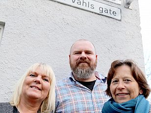 Tre geodata-ansatte Trine Engh, Stig Knutsen og avdelingsleder Kristin Tveit.