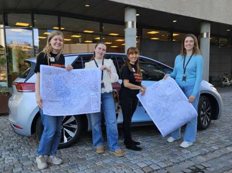 Fra venstre Ane Haughom, fylkesaksjonskoordinator, Caroline Victoria Bekeng, geodatakonsulent, Charlotte Sevivas, fylkesaksjonskoordinator, Ida Vågene, geodatakonsulent.